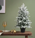 Umjetno zasnježeno božićno drvce Grandis 90 cm u crnoj posudi